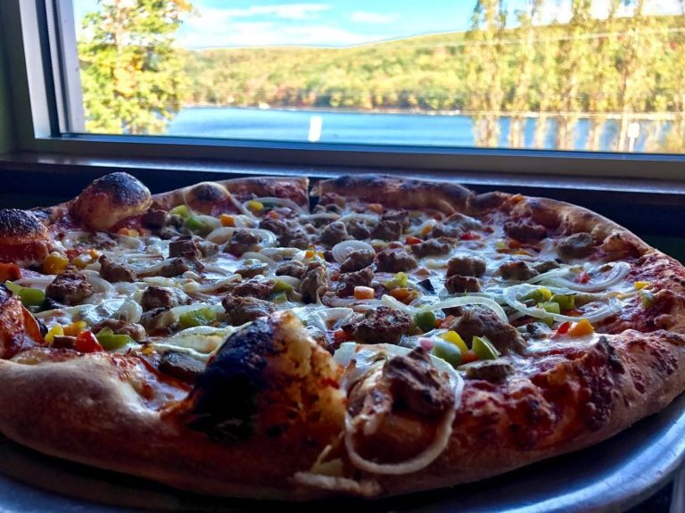 A Foodie's Guide To Deep Creek Lake - Red Barn Vacations